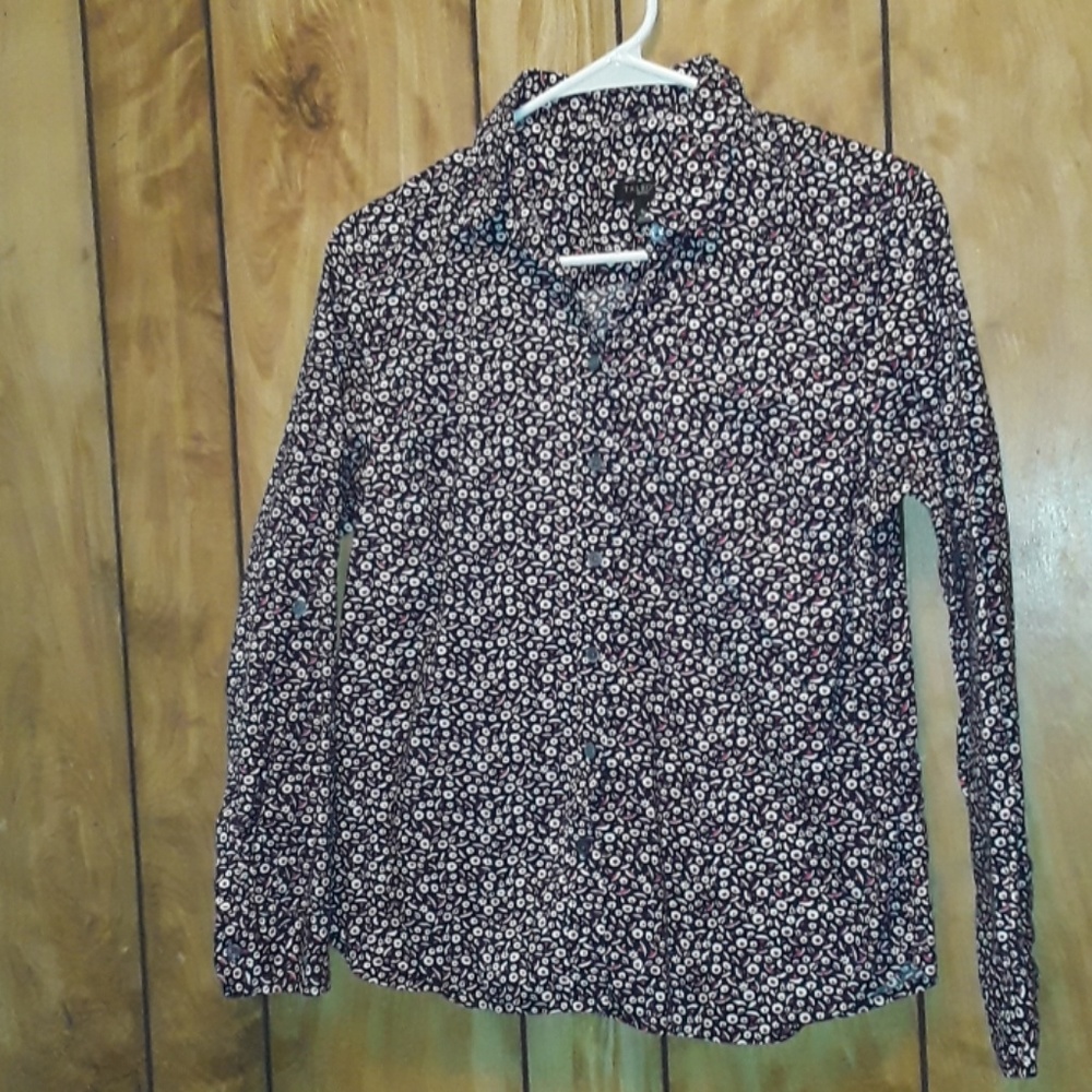 Talbots quarter sleeve collar shirt